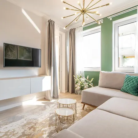 Apartamenty Blekit Na Fali - Miodowy Dom Kołobrzeg Esterno foto