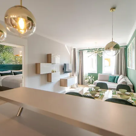 Apartamenty Blekit Na Fali - Miodowy Dom Kołobrzeg Esterno foto