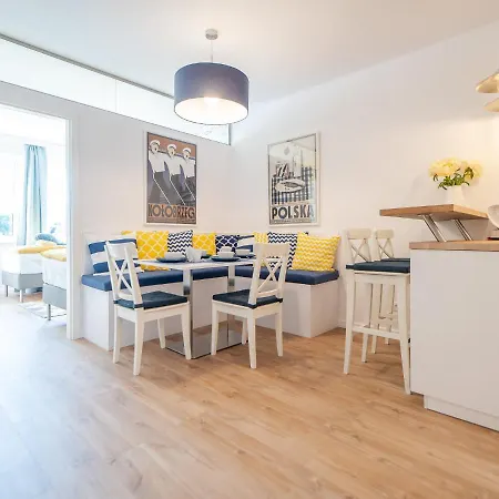 Apartamenty Blekit Na Fali - Miodowy Dom Kołobrzeg Esterno foto