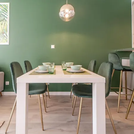 Apartamenty Blekit Na Fali - Miodowy Dom Kołobrzeg Esterno foto
